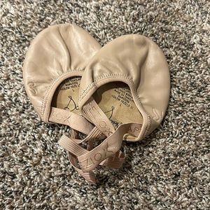 Capezia Twila child size L